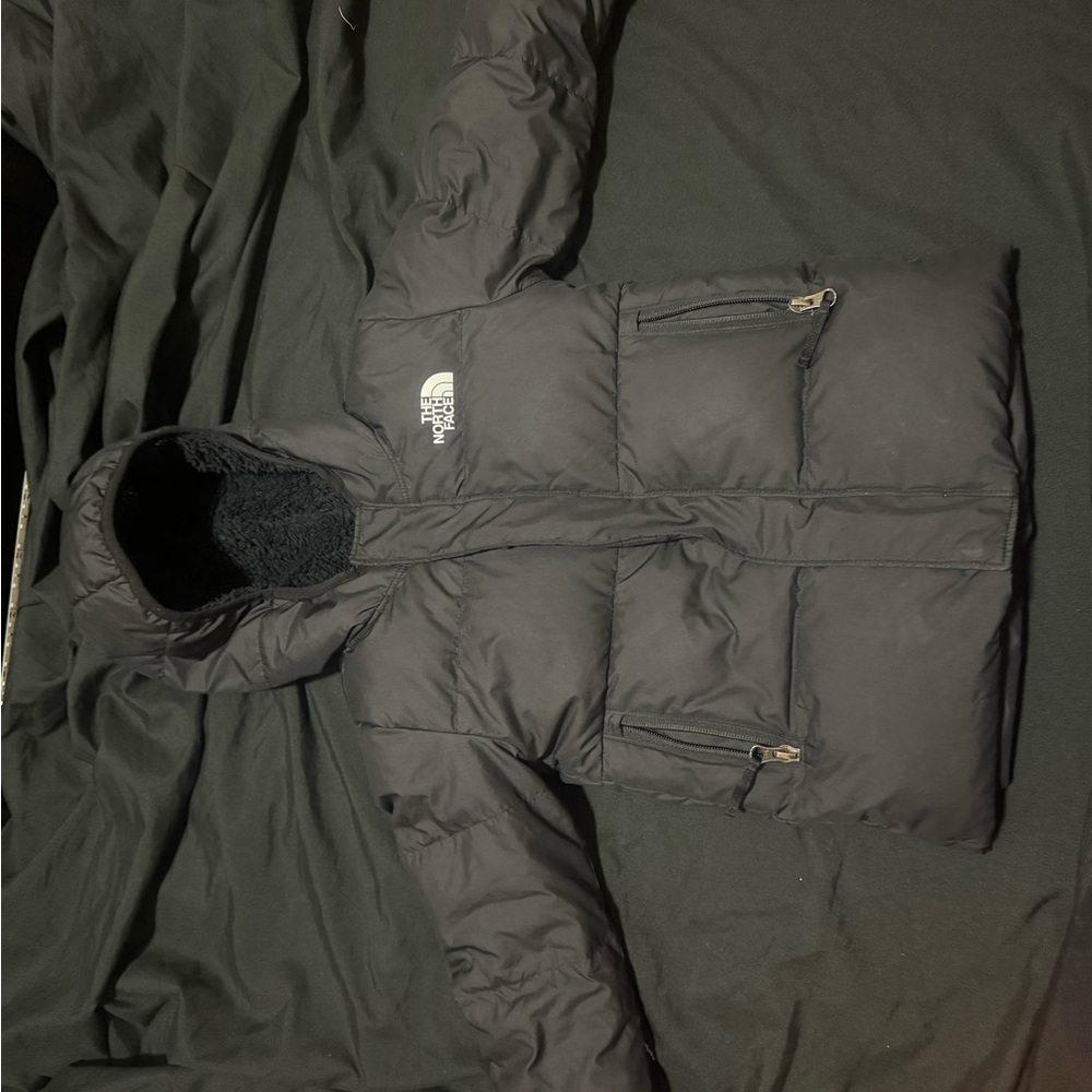 Toddler the north face 600 Winter jacket.  Size 4t. Worn but good condition.